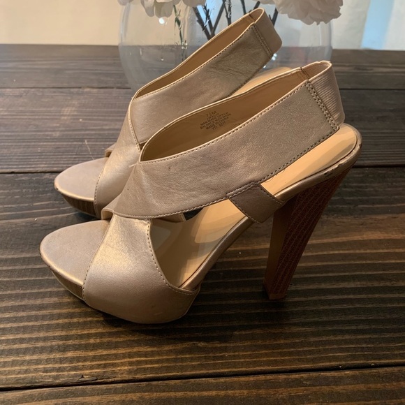 Nine & Co. Heels 👠 - Picture 1 of 6